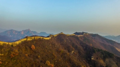 在中国的北京，从天空中可以看到长城的美丽。