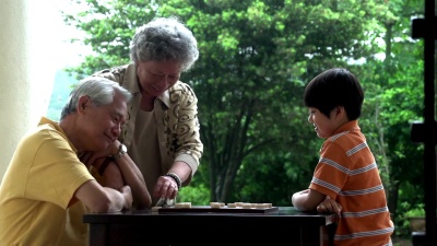 中国象棋祖父母和孙子