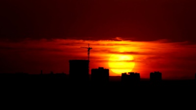 夜市。日落。