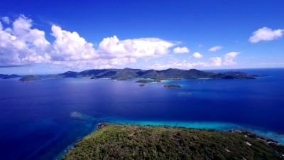 圣约翰在美属维尔京群岛Lovango Cay上空的航空视频