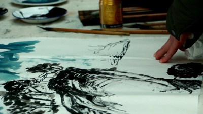 中国艺术家用毛笔画中国画，实时。