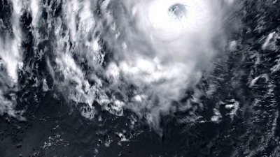 从太空，卫星看，飓风风暴龙卷风席卷地球。