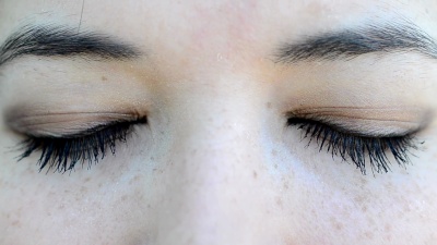 女性眼睛