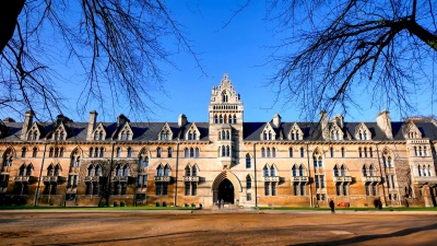  基督教会英国牛津大学-时间延迟