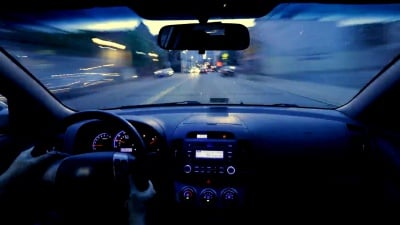 城市延时摄影中的疯狂晚间驾车