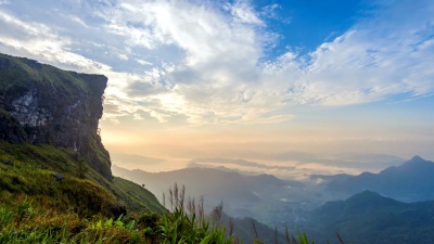泰国清莱布奇法山的延时摄影。