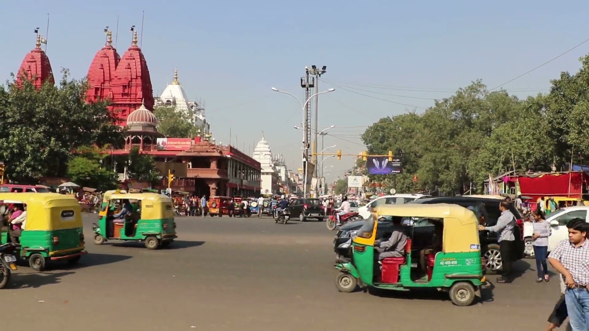 拥挤和交通拥挤的世界著名市场Chandni Chowk，德里