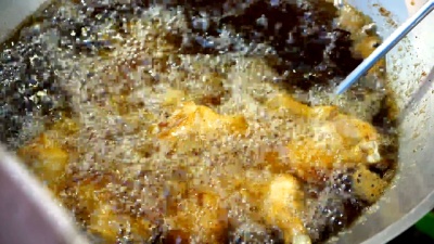 炸鸡，泰式，街头小吃。