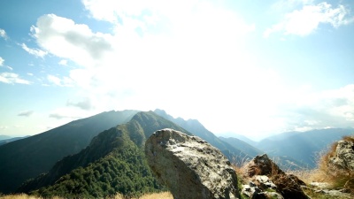 在山顶感觉自由