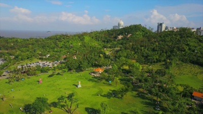 晴天珠海市著名景山公园城市景观航空全景 中国