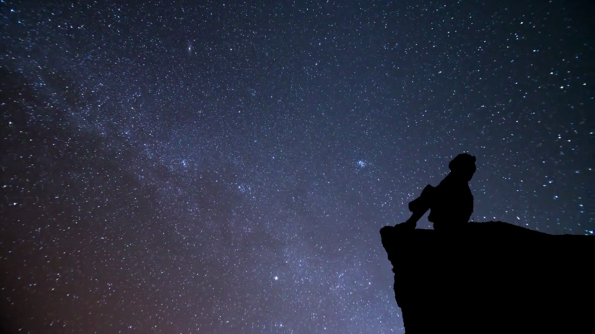 女孩和流星一起看夜空