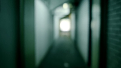 曲棍球运动员进入球场 