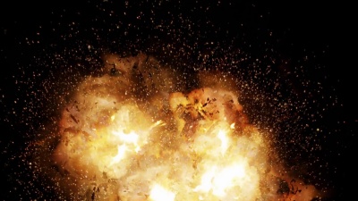 逼真的火球爆炸和具有亮度通道的爆炸。