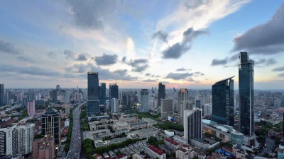   中国上海城市景观，日夜过渡