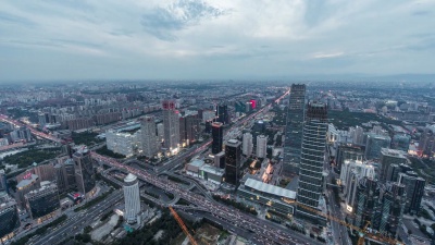 T/L WS HA Zi鸟瞰北京天际线和中央商务区，日夜转换