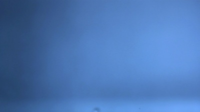 滴进水池里，慢动作