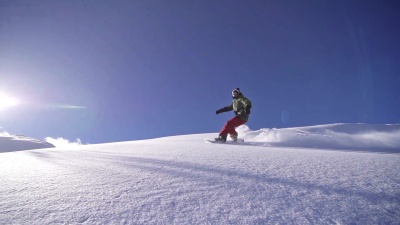 滑雪者做粉化
