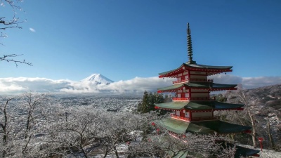 高清延时冬天有红塔的富士，日本富士吉田