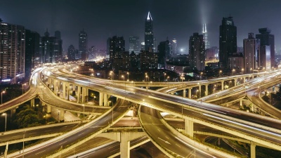 T/L WS HA PAN城市交通和夜间交叉口/上海，中国