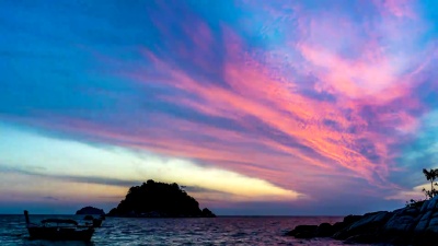泰国黎浦岛日出海滩的海和日出，延时视频