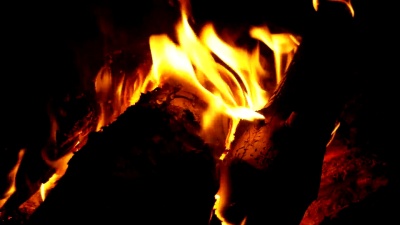 夜间营火