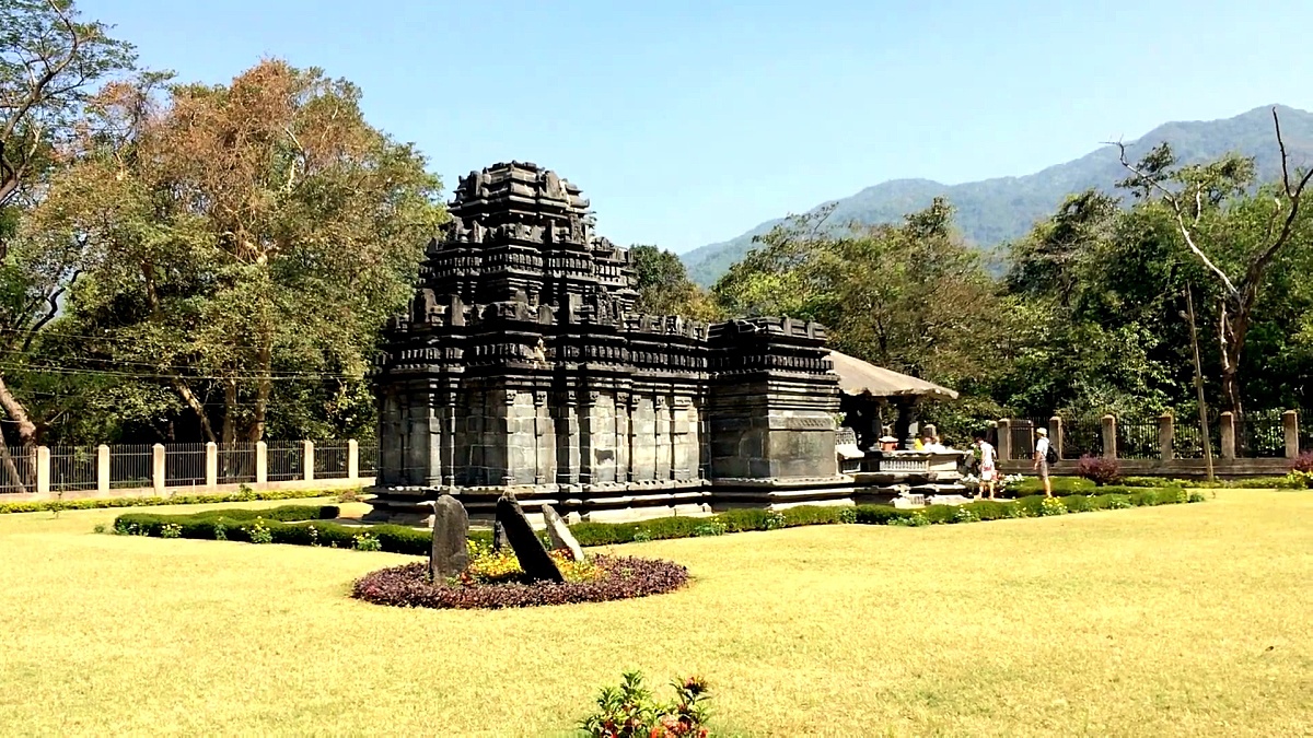 印度。果阿。仅存的十三世纪坦布迪苏拉的马哈德夫寺庙