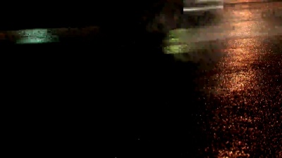 夜间湿路-汽车驶过(全高清)