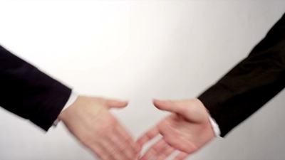 业务伙伴握手