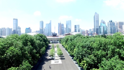 实时鸟瞰广州现代建筑和城市景观。