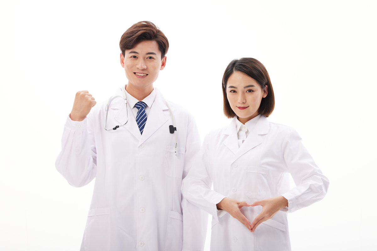 人物系列做加油手势和比心手势的医生