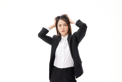 人物系列双手举起抓头发的职业女性