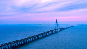 杭州湾跨海大桥黄昏时的景观
