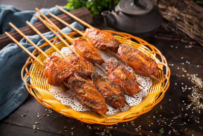 美食系列写实中国特色风味小吃烧烤烤翅中