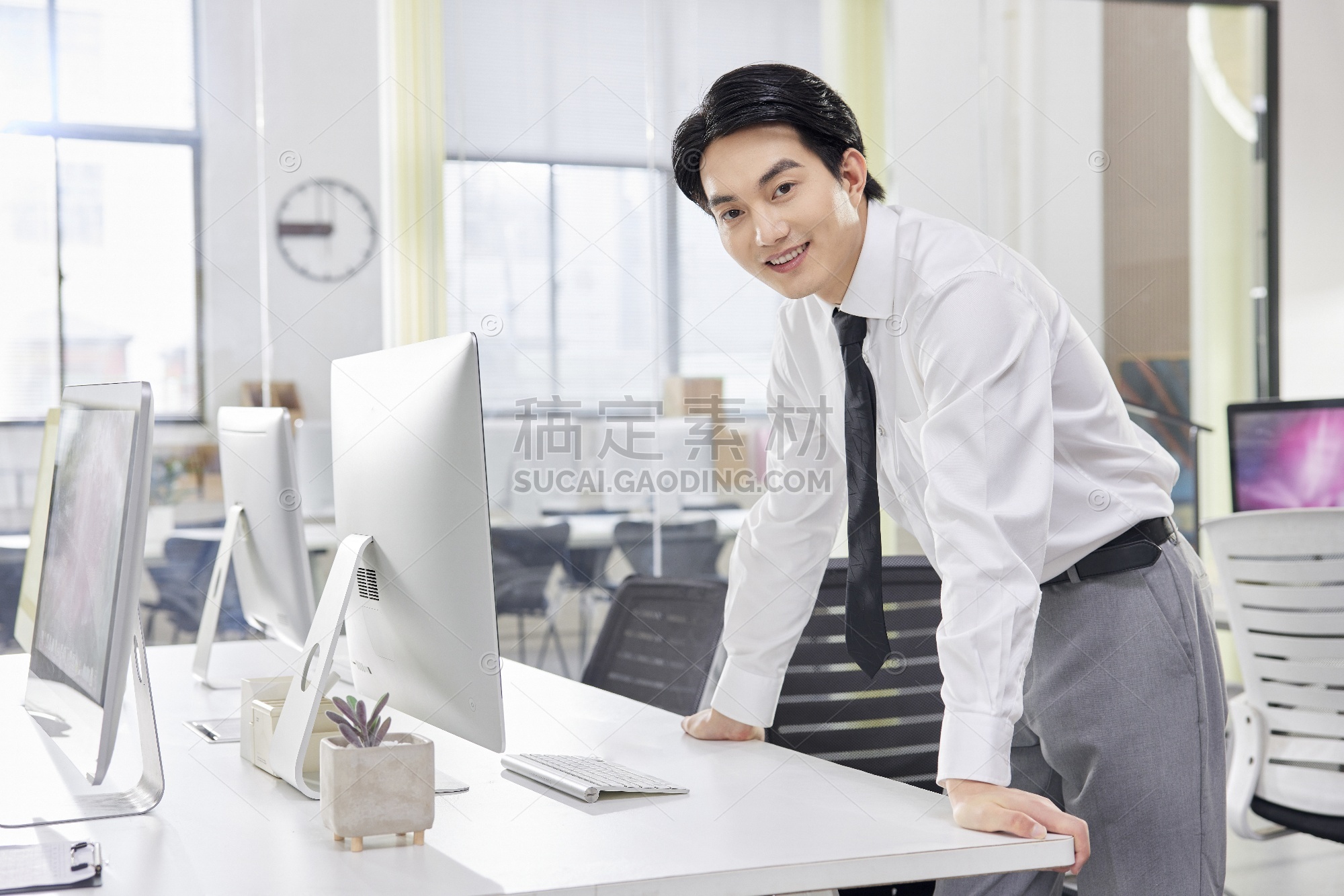 人物系列写实办公职业装