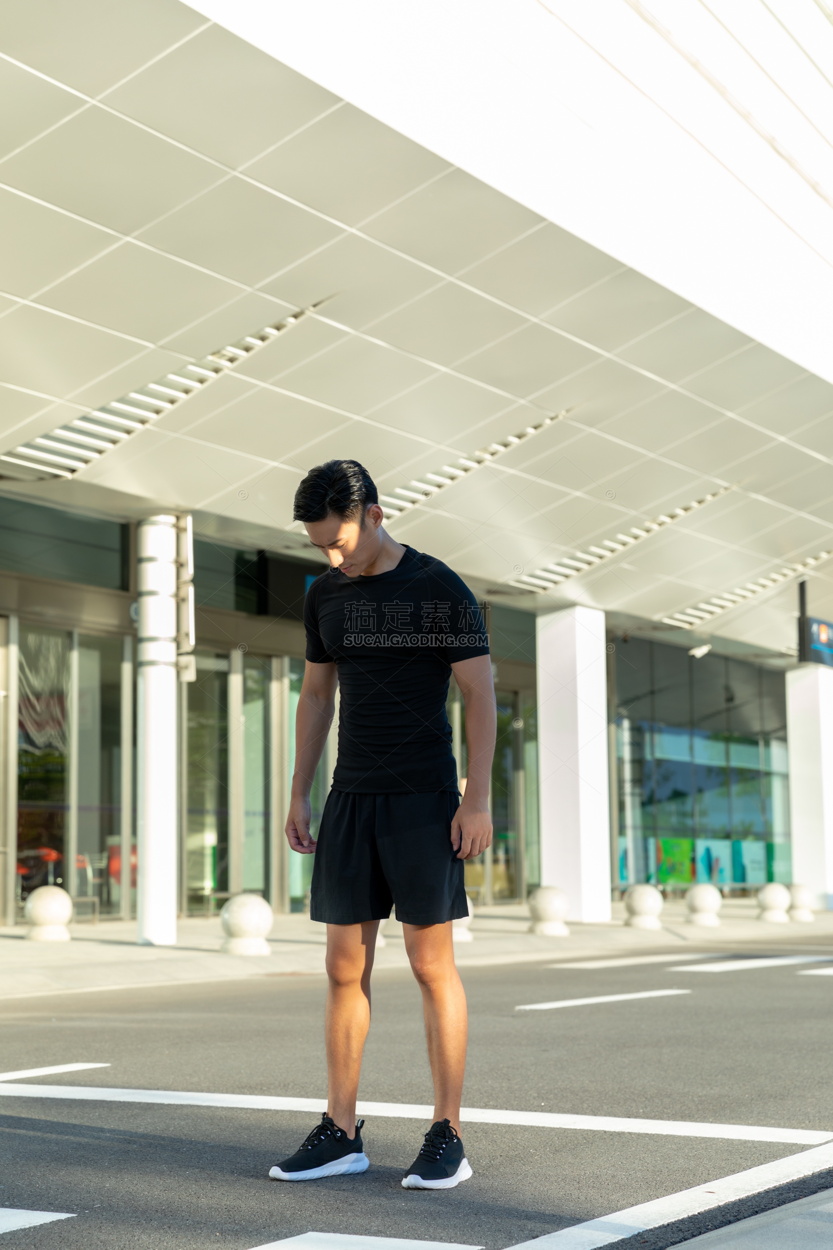 健身系列实景感户外男士单人运动