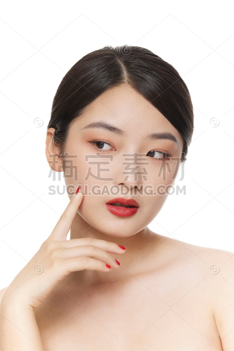 人物系列写实用手摸脸的美妆模特