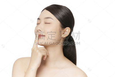 人物系列写实单手噤声闭眼享受的女装模特