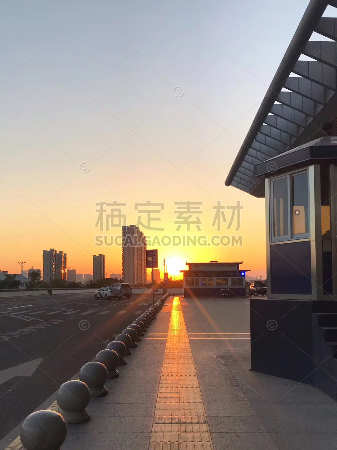 城市广场夕阳风景摄影图