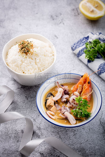 美食系列写实中式家常什锦海鲜饭