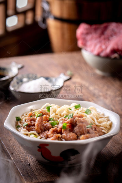 美食系列写实中国特色传统小吃牛肉面