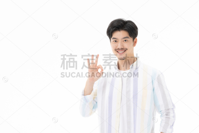 人物系列写实做ok手势的中年男人的白底半身照