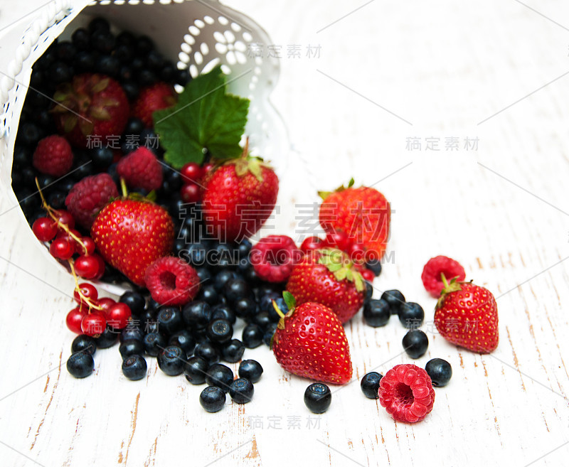 清新的夏日浆果