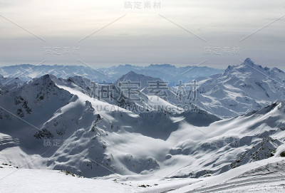 厄尔布鲁士山。欧洲最高的山