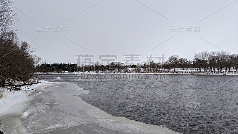 Berges de la Rivière St-François(图2)