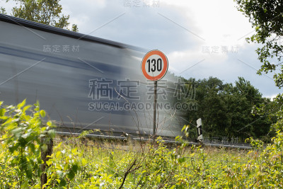 德国高速公路的限速标志130