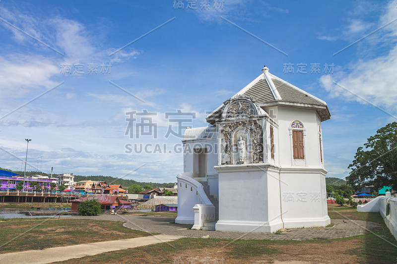 笏船塔兰寺，泰国乌泰他尼