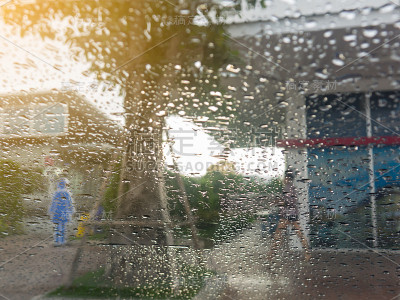 水或雨滴