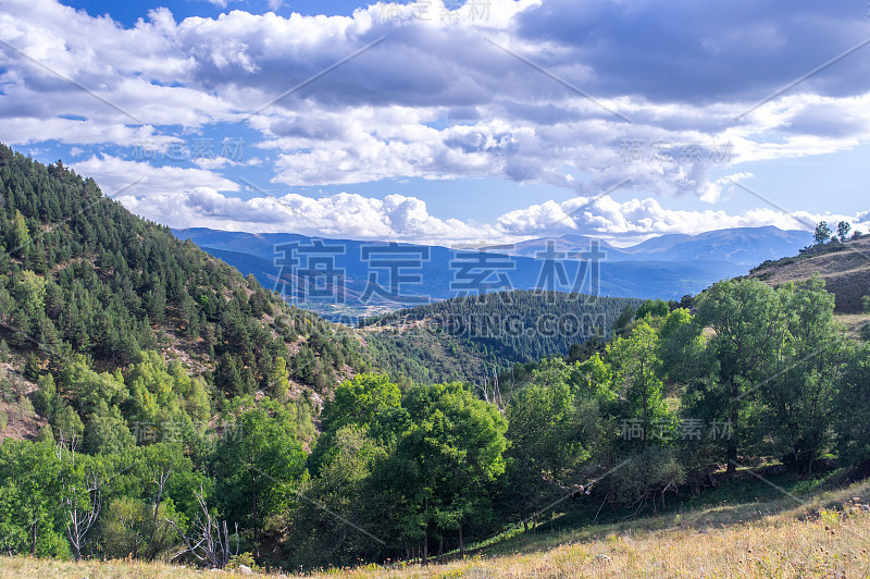 风景优美的山景