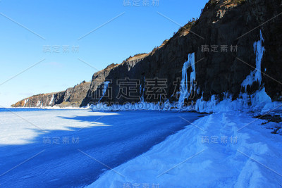 加拿大纽芬兰中部海湾海滩的冰