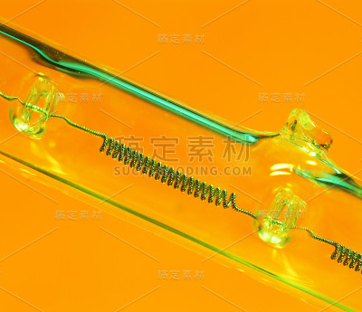卤素灯泡